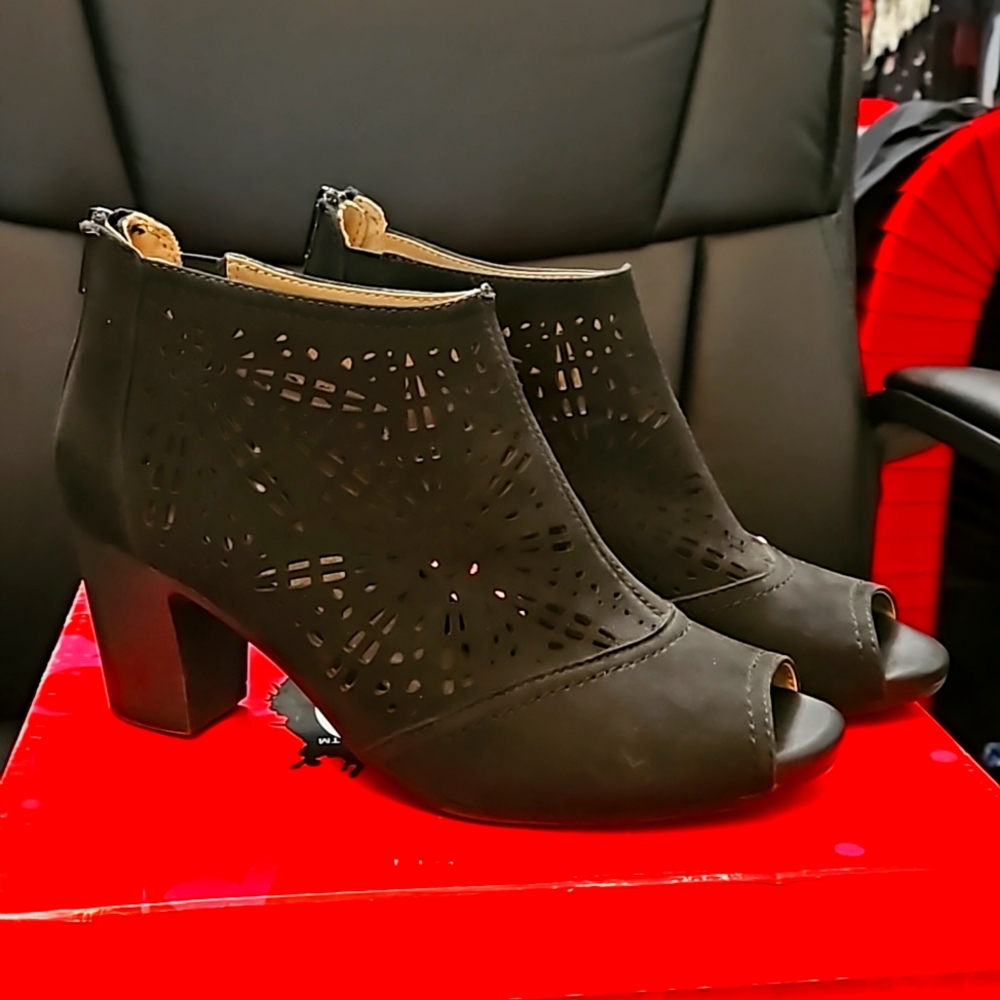 Earth Origins Black Cut Out Wedged Open Toe Bootie.